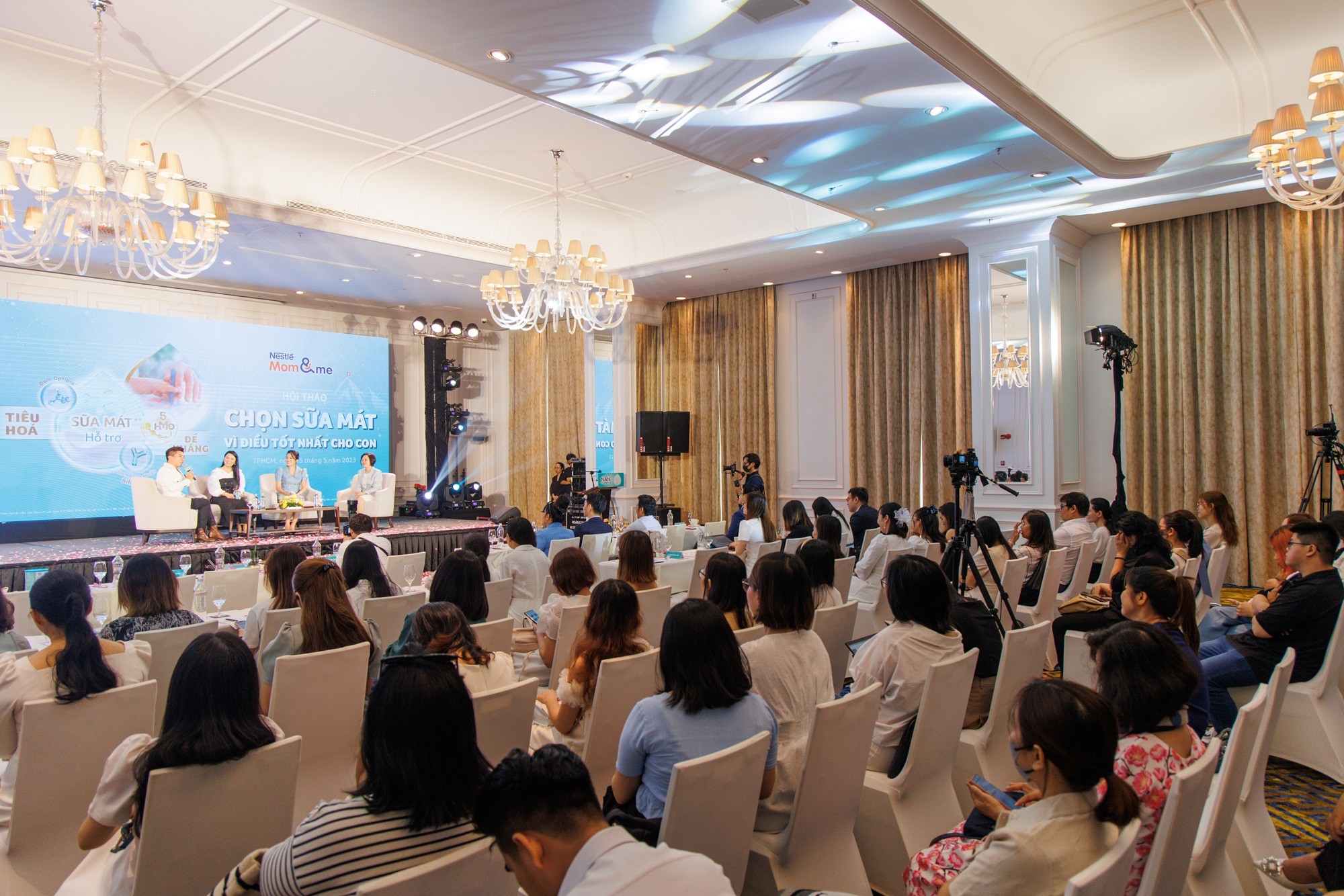 toan-canh-hoi-thao-chon-sua-mat-vi-dieu-tot-nhat-cho-con-cua-cong-ty-nestle-viet-nam-1685527417.jpg