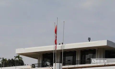 Tp.HCM: Nhiều nơi treo cờ rủ quốc tang Tổng Bí thư Nguyễn Phú Trọng