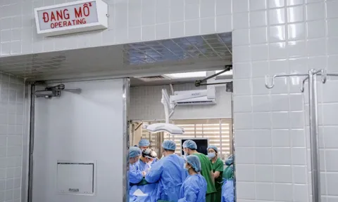 Ca mổ “chưa từng có tiền lệ” ở Bệnh viện Chợ Rẫy