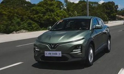 Tỷ phú Phạm Nhật Vượng đón tin vui bất ngờ: Doanh số xe điện tăng vọt 250%, đứng top ở 1 quốc gia Đông Nam Á