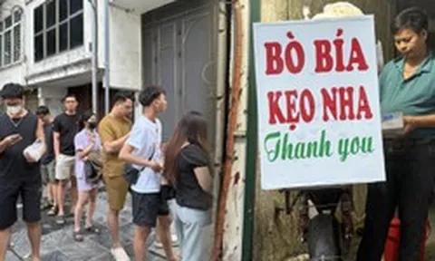 Bí ẩn quán bò bía bán chạy nhất Việt Nam: Anh chủ lên đời mặt bằng riêng, khách xếp hàng chục mét bán sạch sau 3 tiếng