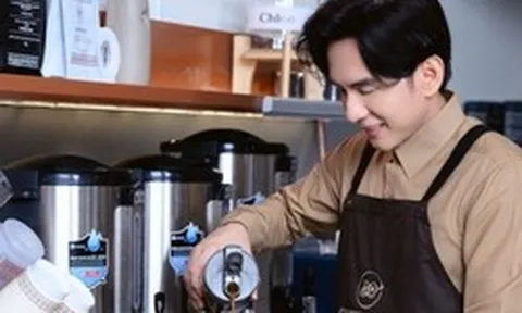 Tình hình quán cà phê của nam ca sĩ 50 tuổi nổi đình đám 1 thời