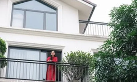 "MC đẹp nhất VTV" nghỉ việc ngay khi cưới thiếu gia kém tuổi: Ở biệt thự trắng xa hoa, hạ sinh quý tử cho gia tộc