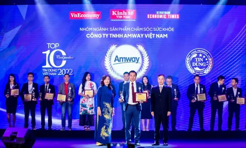 NUTRI NUTRILITE NHẬN GIẢI THƯỞNG “TOP 10 TIN DÙNG VIỆT NAM 2022 NGÀNH SẢN PHẨM CHĂM SÓC SỨC KHỎE”