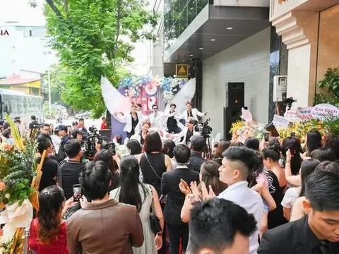 Đông đảo khách hàng dự sự kiện khai trương cơ sở 2 VTM Thiên Hà