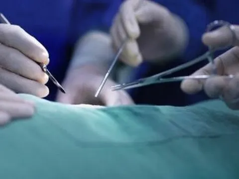 Phẫu thuật nối thành công "của quý" bị cắt rời cho một người đàn ông