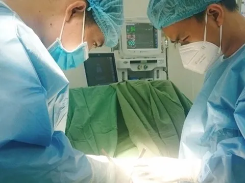 Nam thanh niên bất cẩn bị máy xay lóc "của quý"