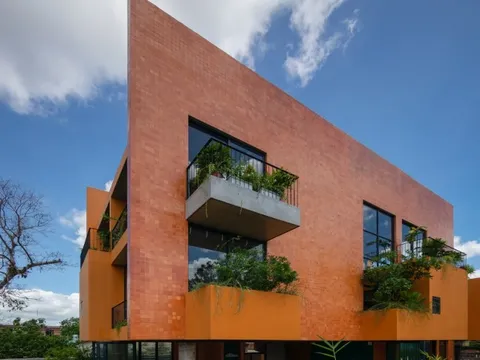 Choáng ngợp căn hộ hơn 600m2 của gia đình 3 thế hệ với cấu trúc hình khối lạ mắt