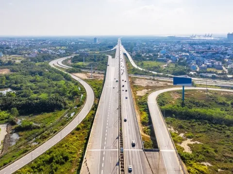 20 nhà thầu làm cao tốc Bắc - Nam đồng loạt "kêu cứu"