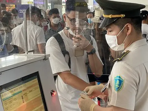 Giám đốc Sở Du lịch TP HCM: Giá vé máy bay tăng đột ngột gây khó cho du lịch