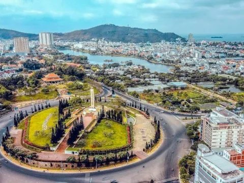 Sở hữu 1 trong 2 cảng biển đặc biệt của Việt Nam, địa phương này có điểm gì nổi bật?