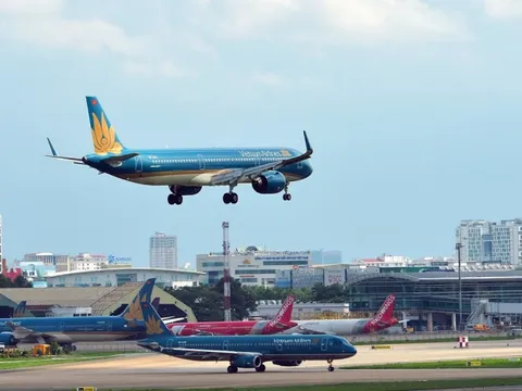 Giá vé máy bay chưa hạ nhiệt