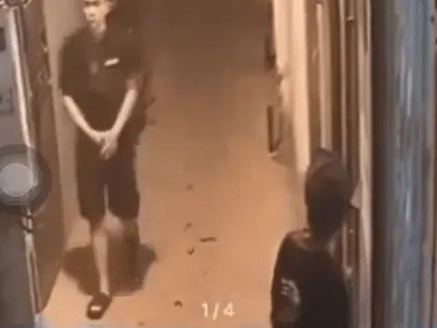 CLIP: Nam thanh niên đi theo rồi bất ngờ lao vào nhà cô gái trẻ, nghi sàm sỡ