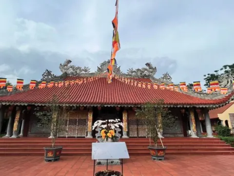 Cách mọi chức vụ trong Giáo hội Phật giáo của tu sĩ có hành vi tà dâm ở chùa Biện Sơn