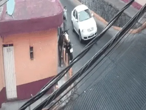 Con phố trải bê tông khiến tai nạn 'như cơm bữa'