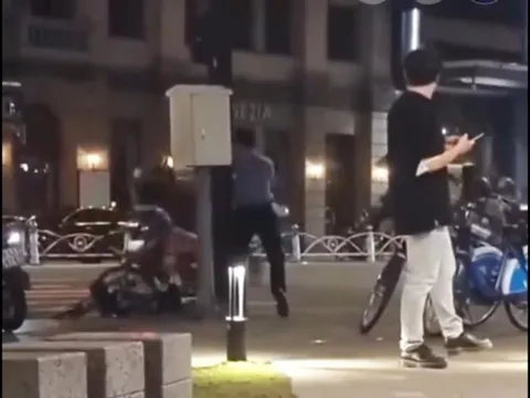 Đình chỉ công tác nam bảo vệ ném xe đạp công cộng tại công viên Bến Bạch Đằng