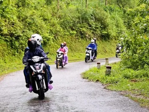 Những lưu ý khi đi xe tay ga đường đèo dốc