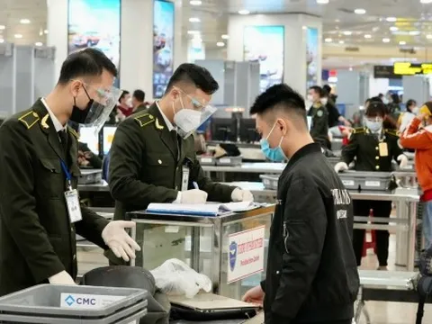 Tạm đình chỉ nhân viên an ninh soi chiếu, để lọt dao lên máy bay