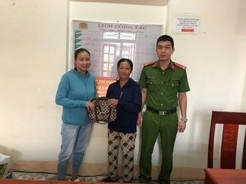 Hà Tĩnh: Người phụ nữ trả lại hơn 30 triệu đồng cho người đánh rơi