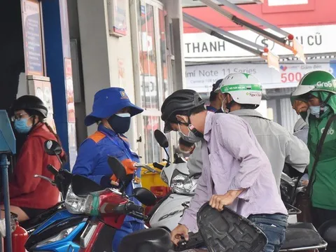 Giá xăng dự báo tiếp tục giảm mạnh vào ngày 21-7