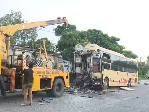 Xe khách tông xe bồn khiến nhiều người thương vong: Tài xế có biểu hiện buồn ngủ