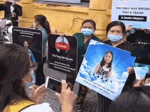 VIDEO: Xét xử công khai vụ bé gái 8 tuổi bị bạo hành đến chết