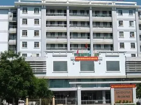 Hàng loạt y, bác sĩ ở Quảng Ngãi nghỉ việc