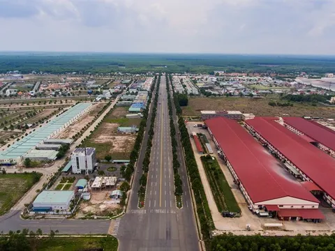 Sharp muốn đầu tư thêm nhà máy thứ ba tại Bình Dương