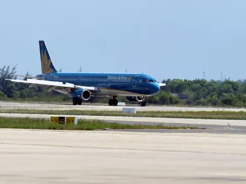 Máy bay Vietnam Airlines hạ cánh khẩn cấp tại sân bay Đà Nẵng