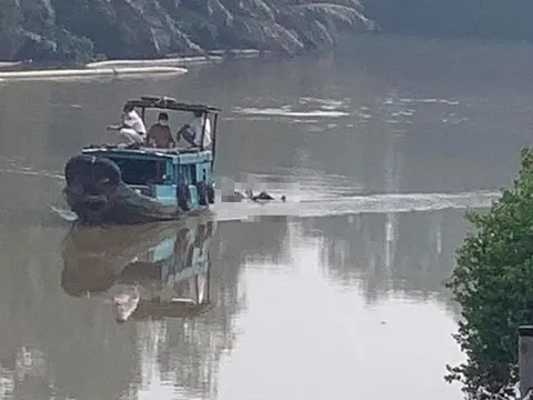Đồng Nai: Đưa thi thể thanh niên mặc áo thun đen vào bờ