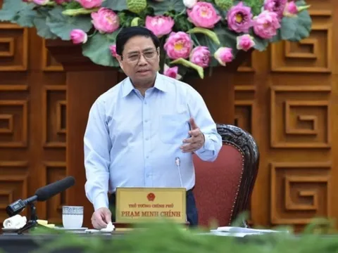 Thủ tướng: Có chính sách phù hợp giảm giá các mặt hàng thiết yếu, chiến lược