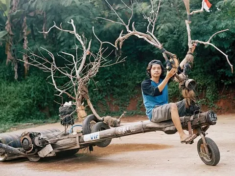 Những màn độ xe Vespa ‘không tưởng’: Biến thành xe tăng, xe 1 bánh, dùng thân tre...