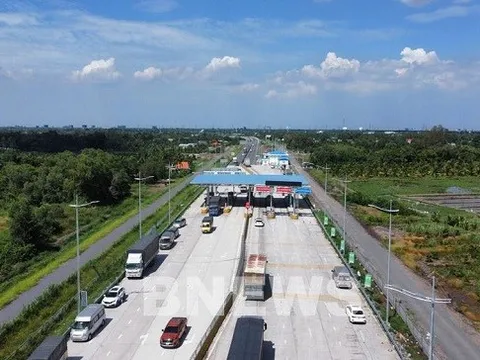 Phân cấp thực hiện 16 dự án trong Chương trình phục hồi kinh tế cho UBND các tỉnh