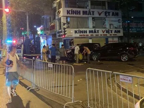 Nhân chứng bàng hoàng kể lại vụ tai nạn liên hoàn tại Hà Nội: "Nhiều người đi đường cùng nâng ô tô để kéo người phụ nữ ra ngoài"