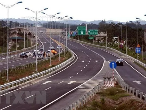 Đề nghị VEC làm rõ phương án đầu tư mở rộng đường cao tốc Nội Bài - Lào Cai