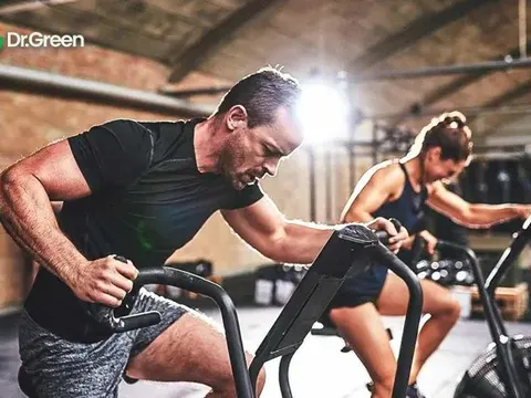 Đang tập thể dục thấy 6 dấu hiệu này cần dừng ngay lập tức kẻo đột quỵ