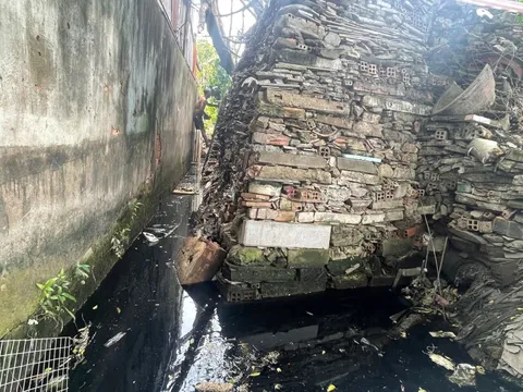 Lấn kênh, chiếm rạch