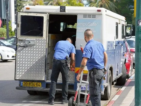 Bí ẩn vụ trộm 100 triệu USD trang sức từ xe tải bọc thép