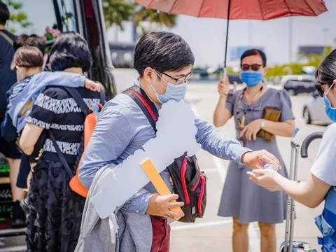 Nguồn lao động ngành dịch vụ dần phục hồi và những con số tăng trưởng ngoạn mục