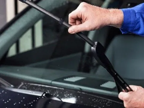 Gạt mưa ô tô, khi nào cần thay thế?