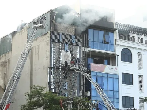 Hà Nội vận động các hộ gia đình mở lối thoát nạn thứ 2