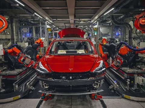 Chơi chiêu như Tesla: Khóa dung lượng pin xe điện, phải trả 4.500 USD mới được mở khóa