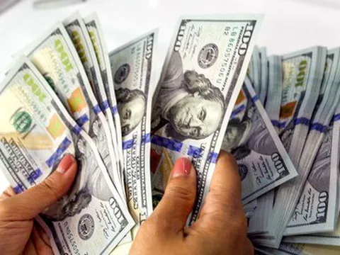 Đồng USD tăng giá tác động thế nào đến nợ công?