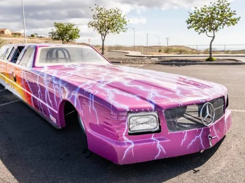 Limousine Mercedes-Benz S-Class siêu dị không dùng để chở khách mà để... đua