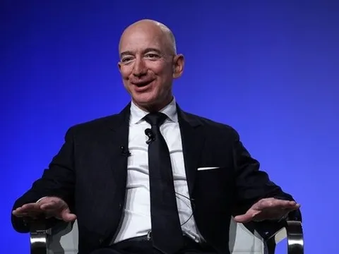 Đưa siêu du thuyền nửa tỷ USD của Jeff Bezos chạm nước, không cần tháo dỡ cầu cổ lịch sử của Hà Lan
