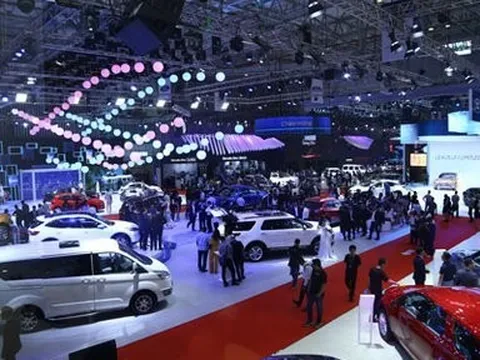 Khan hiếm xe, thị trường ô tô trầm lắng vào cuối năm?