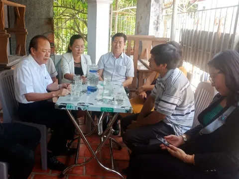 Giám đốc Bệnh viện Đa khoa Ninh Thuận viếng nữ sinh gặp nạn, xin lỗi gia đình