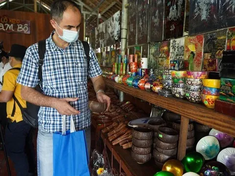 Phục hồi du lịch: Khách nội quá tải, khách ngoại thưa vắng