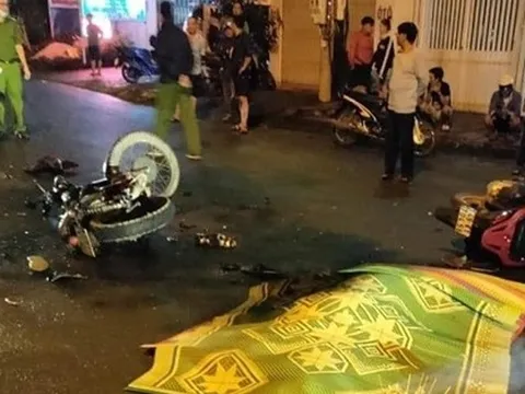 Xe máy tông nhau, 2 người tử vong