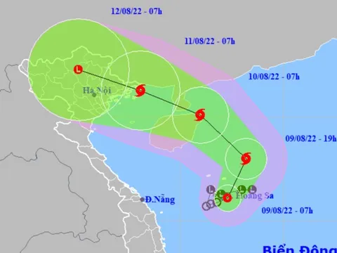 Áp thấp đang mạnh lên thành bão, hướng vào Bắc Bộ